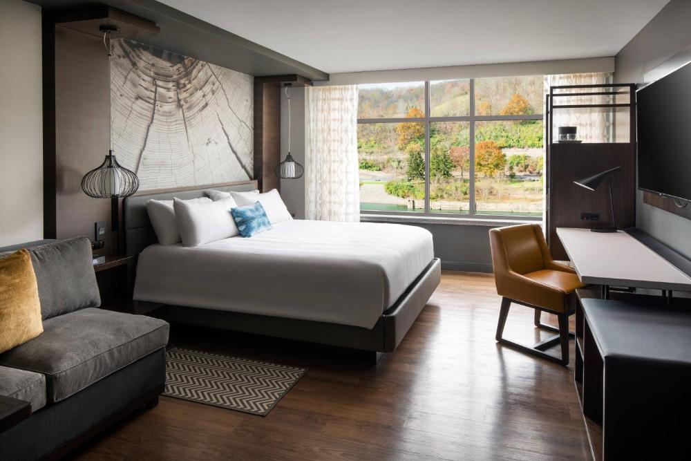 River View 2 Queen Beds, Guest room, 2 Queen, River view interior